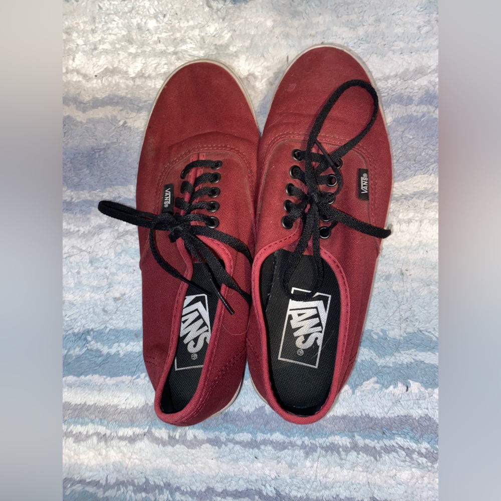 maroon women’s vans lightly worn 6.5